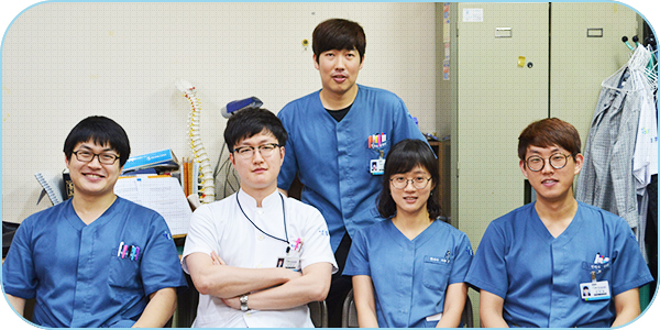 의국스토리 이은지 동의병원 단체사진.jpg