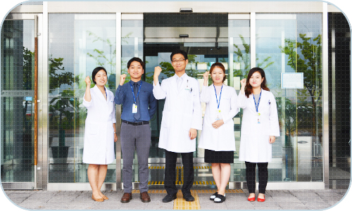 의국스토리 이은지 단체사진.jpg